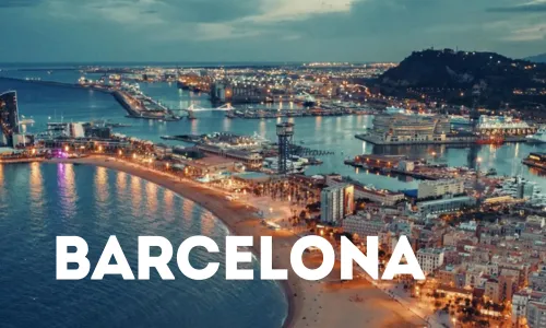 Küste von Barcelona bei Nacht