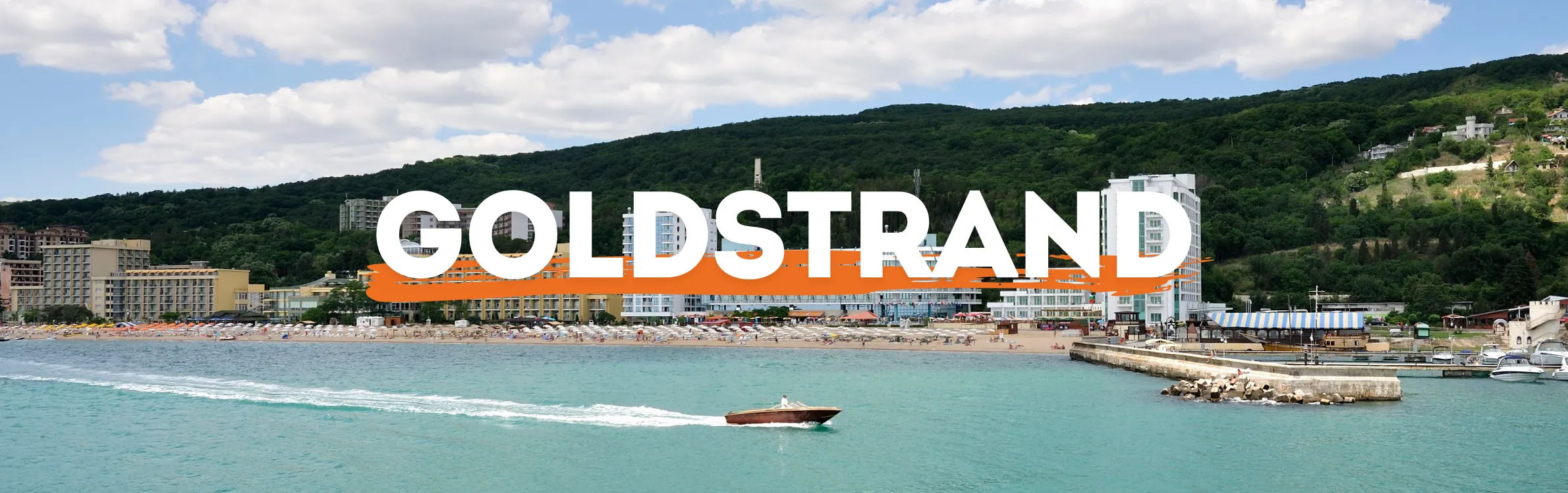 Goldstrand in Bulgarien mit einem Boot im Meer