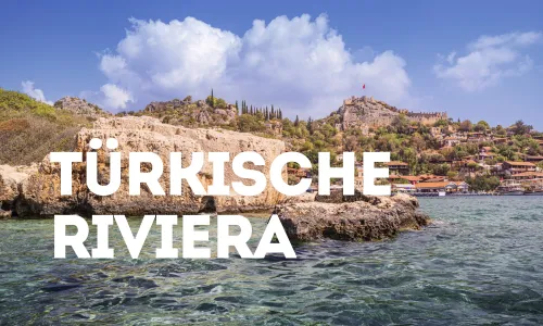 Küste mit Felsen an der Türkischen Riviera