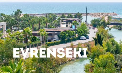 Hotelanlage in Evrenseki mit einem Fluss