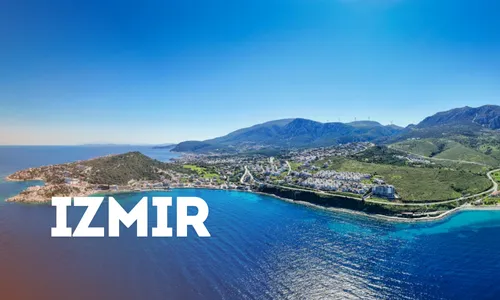 Küste von Izmir mit Strand