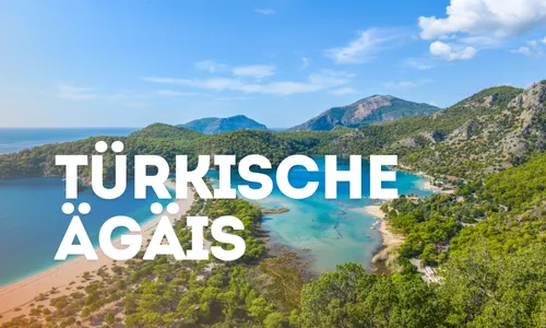 Gebirge an der Küste der Türkischen Ägais