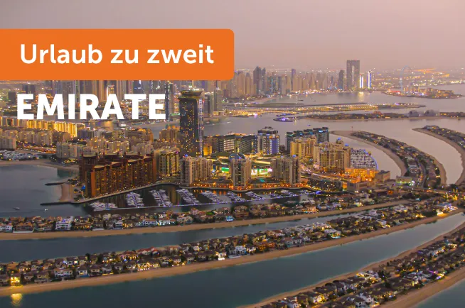 Inseln in Dubai bei Sonnenuntergang