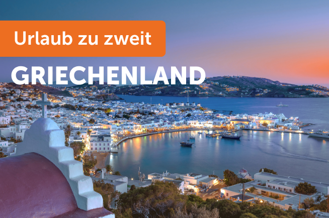 Kleine Stadt am Hafen in Griechenland