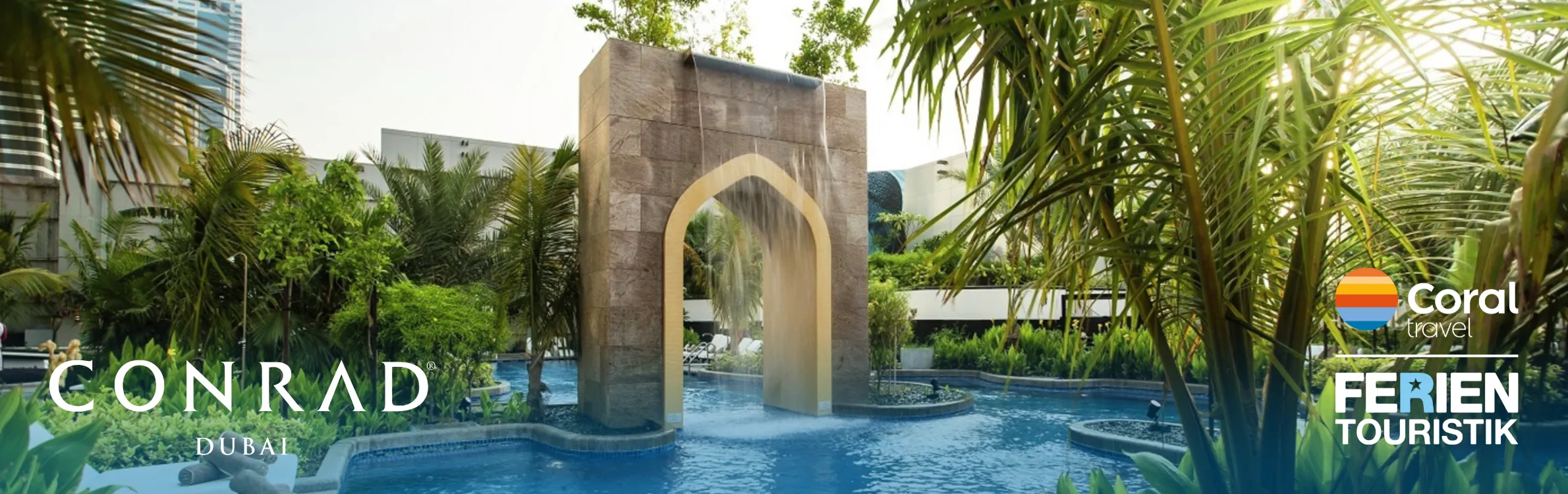 Conrad Dubai Hotel Pool mit Palmen